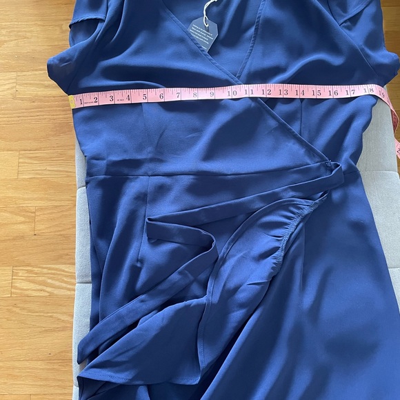 NWT Petal Sleeve Wrap Dress - Picture 10 of 11